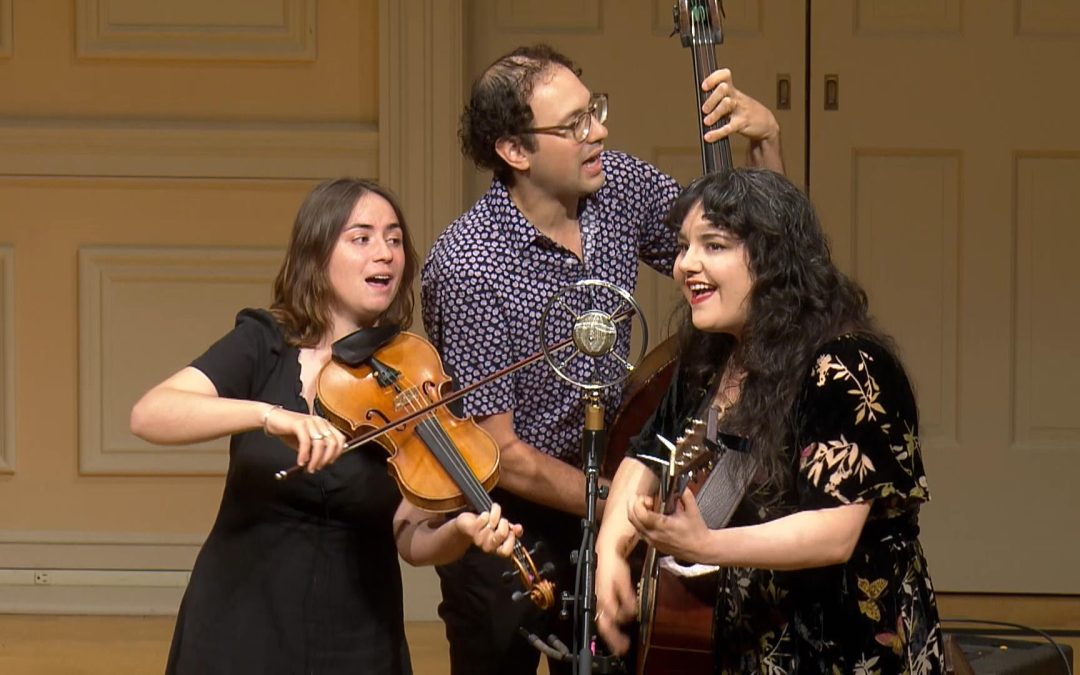 Rachel Sumner & Traveling Light to play Open Book Coffeehouse